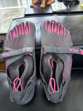 Fila Skeleton Women's Gray and Pink Sport Sandals Minimalist